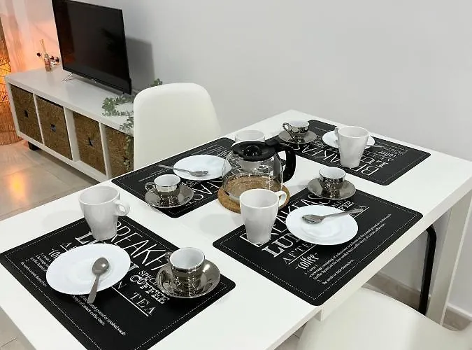 Paseo Maritimo 27 * 푸엔히롤라