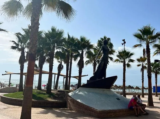 Paseo Maritimo 27 푸엔히롤라