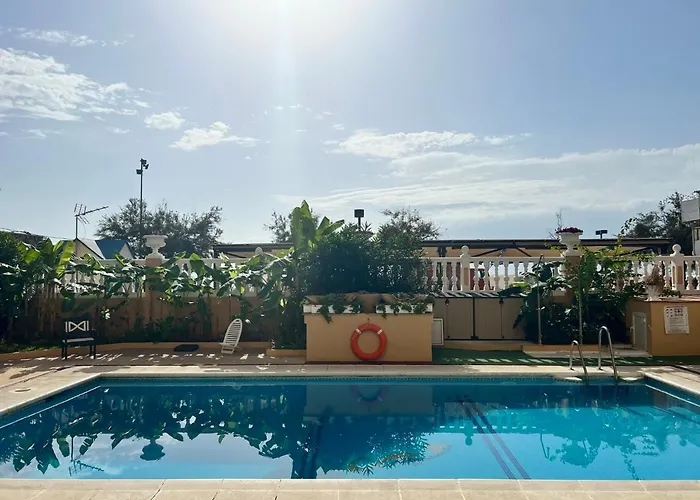 Paseo Marítimo 27 *